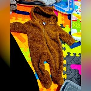 Old navy 3-6M hooded